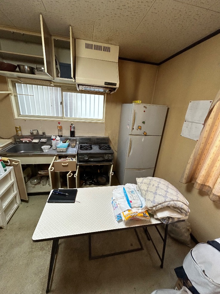 【横浜市緑区】不動産会社A様から残置物回収依頼→不用品回収業者の株式会社TEIKETU様が施行しました