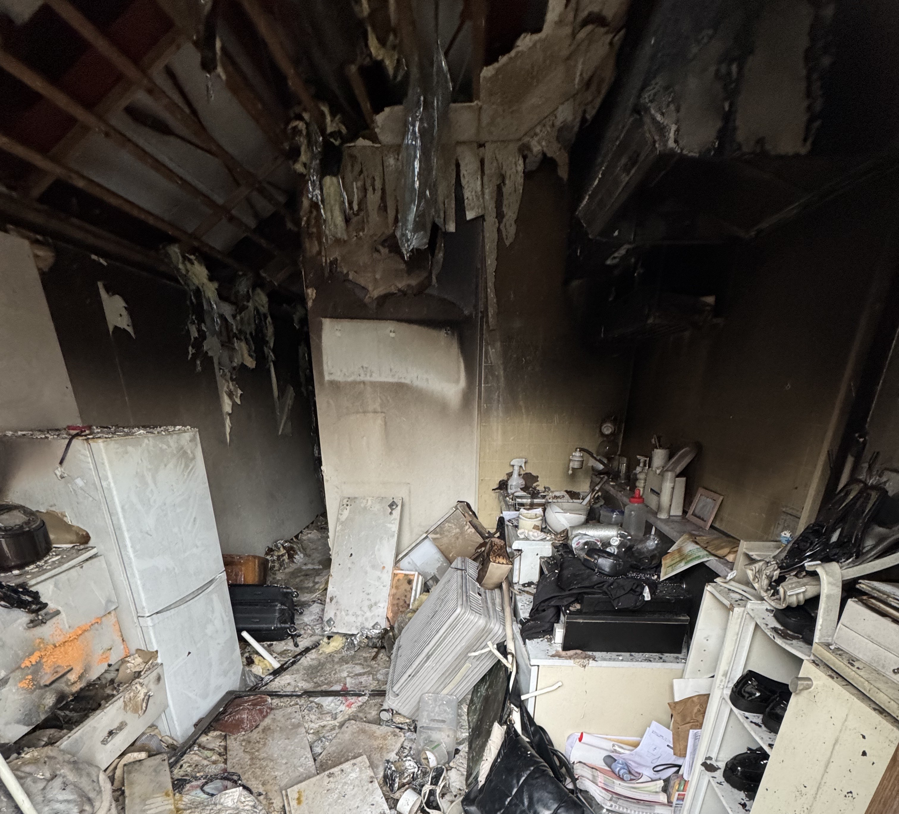 【東京都目黒区】マンションオーナーO様からの残置物撤去依頼→不用品回収業者の株式会社ZI様が施行しました