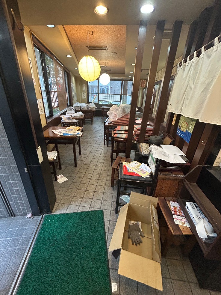 【東京都荒川区】不動産業者M社様からの残置物撤去依頼→不用品回収業者のW様が施行しました